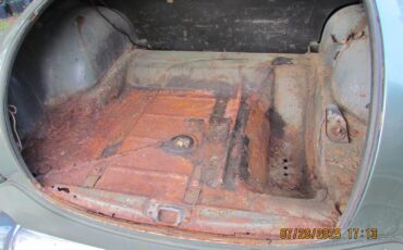 Plymouth-Cranbrook-1951-23