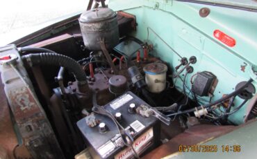 Plymouth-Cranbrook-1951-26