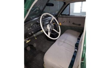 Plymouth-Cranbrook-1952-Green-Grey