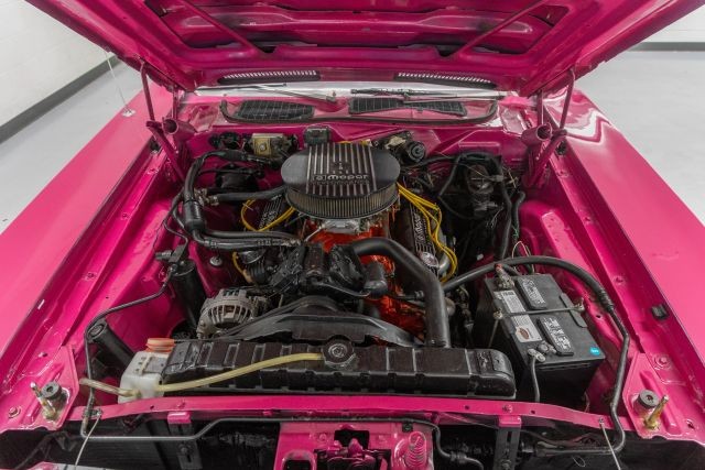 Plymouth-Cuda-1973-Coupe-2