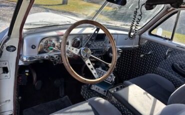 Plymouth-Deluxe-1949-2