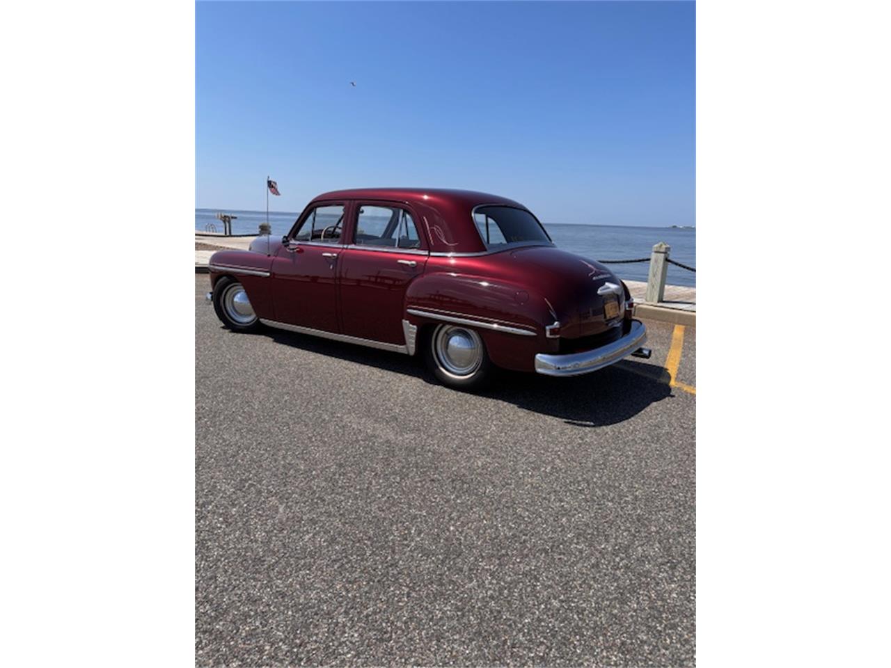 Plymouth-Deluxe-1950-dark-red-off-white-1