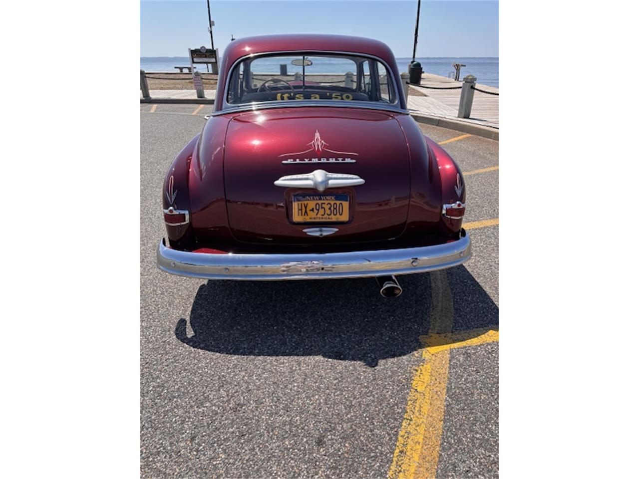 Plymouth-Deluxe-1950-dark-red-off-white-3