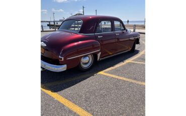Plymouth-Deluxe-1950-dark-red-off-white-4