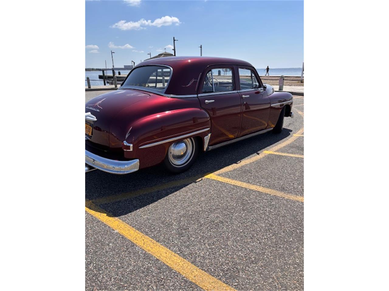 Plymouth-Deluxe-1950-dark-red-off-white-4