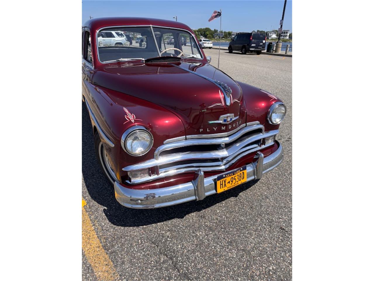 Plymouth-Deluxe-1950-dark-red-off-white-5