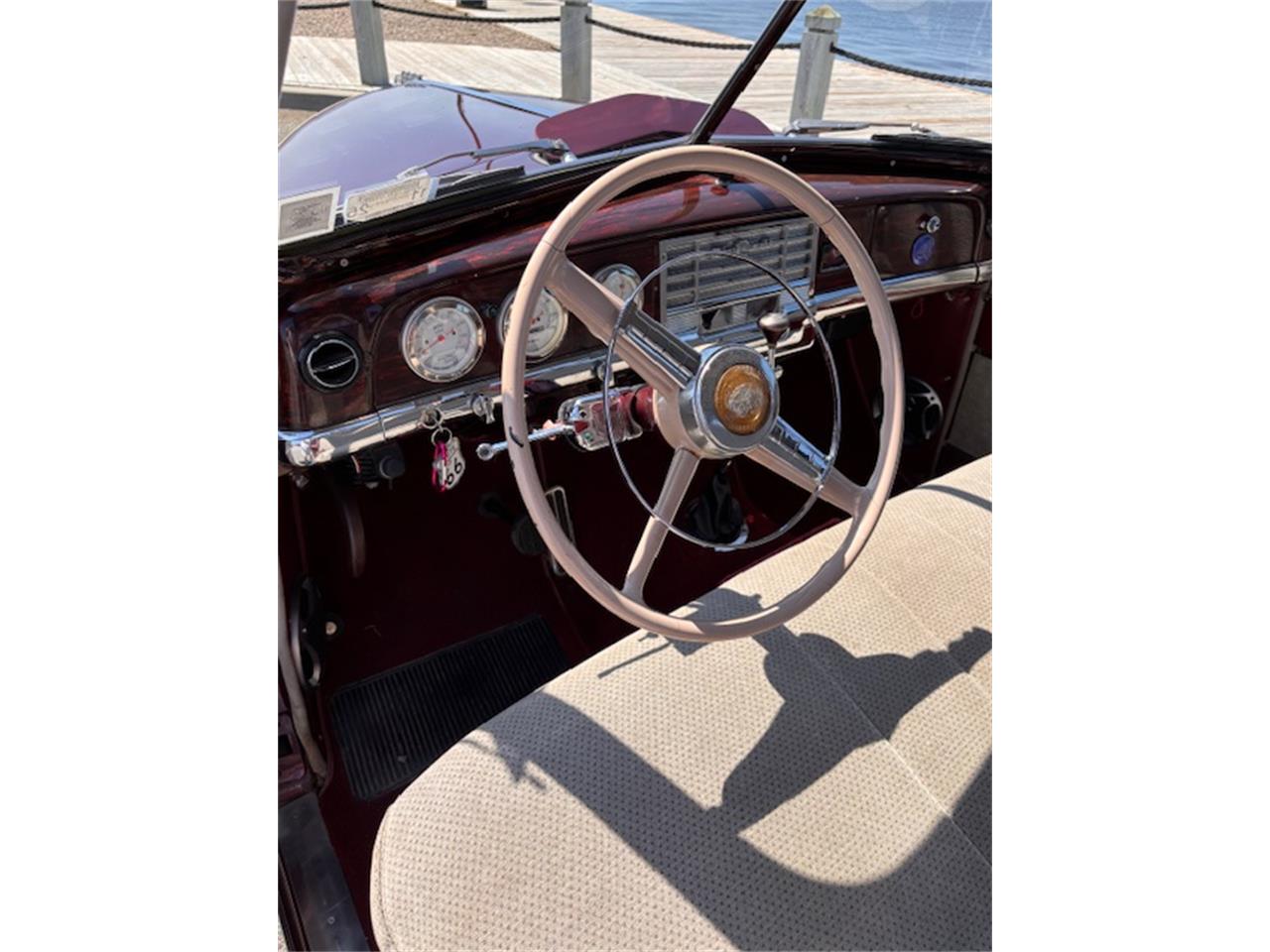 Plymouth-Deluxe-1950-dark-red-off-white-6
