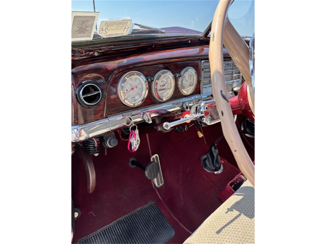 Plymouth-Deluxe-1950-dark-red-off-white-7