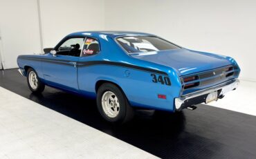 Plymouth-Duster-1971-Bright-Blue-Metallic-Black-10