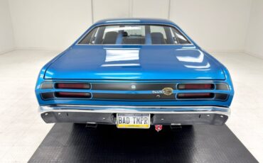 Plymouth-Duster-1971-Bright-Blue-Metallic-Black-11