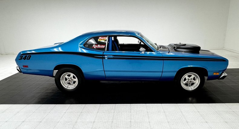 Plymouth-Duster-1971-Bright-Blue-Metallic-Black-13