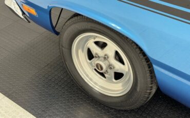 Plymouth-Duster-1971-Bright-Blue-Metallic-Black-16