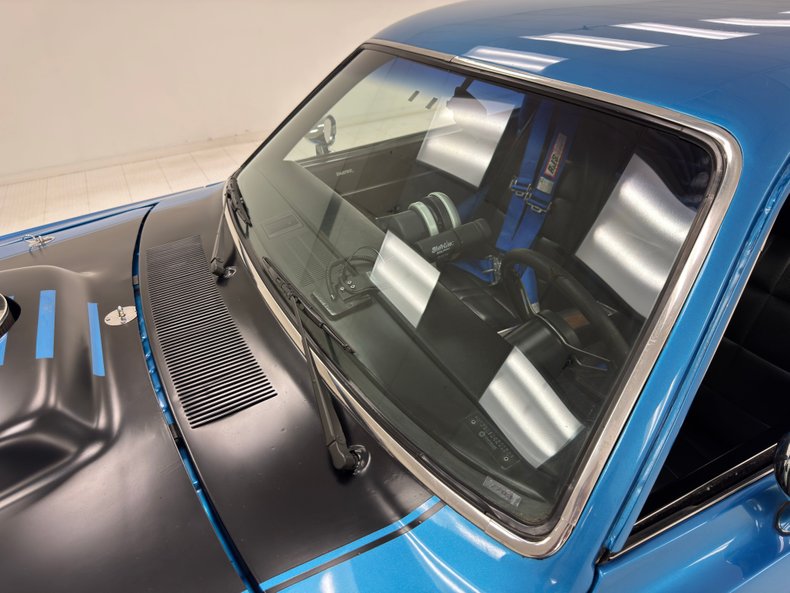 Plymouth-Duster-1971-Bright-Blue-Metallic-Black-17