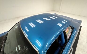 Plymouth-Duster-1971-Bright-Blue-Metallic-Black-18