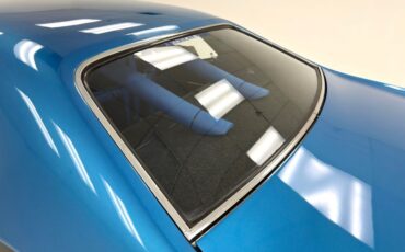 Plymouth-Duster-1971-Bright-Blue-Metallic-Black-20