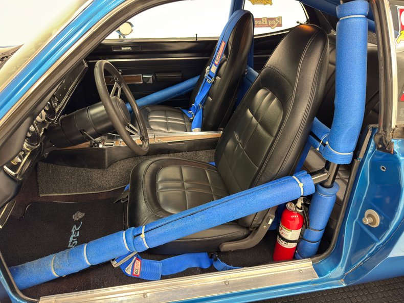 Plymouth-Duster-1971-Bright-Blue-Metallic-Black-40