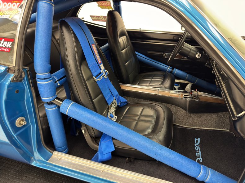Plymouth-Duster-1971-Bright-Blue-Metallic-Black-43