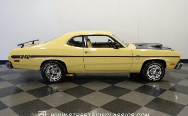 Plymouth-Duster-1975-Golden-Fawn-Gold-12