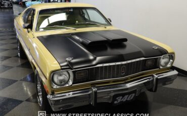 Plymouth-Duster-1975-Golden-Fawn-Gold-14