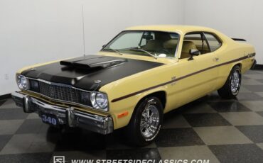 Plymouth-Duster-1975-Golden-Fawn-Gold-17