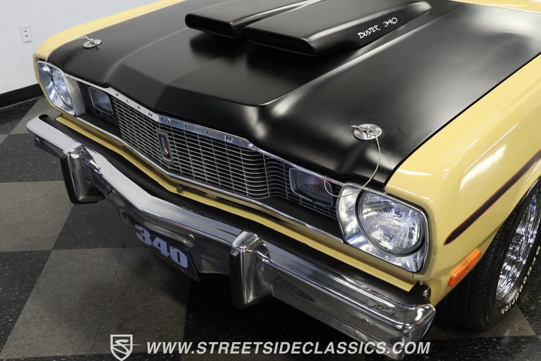 Plymouth-Duster-1975-Golden-Fawn-Gold-18