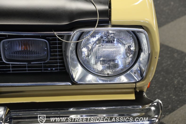 Plymouth-Duster-1975-Golden-Fawn-Gold-19