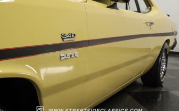 Plymouth-Duster-1975-Golden-Fawn-Gold-21