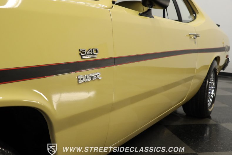 Plymouth-Duster-1975-Golden-Fawn-Gold-21