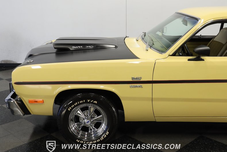 Plymouth-Duster-1975-Golden-Fawn-Gold-22