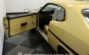 Plymouth-Duster-1975-Golden-Fawn-Gold-30