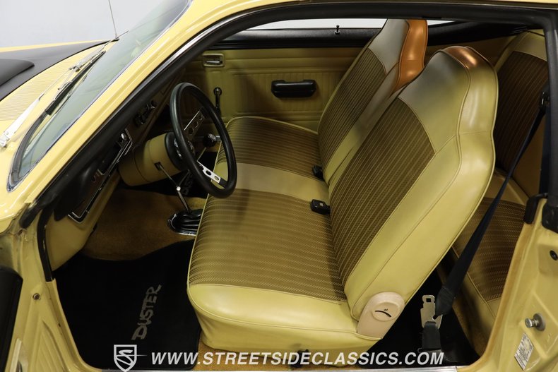 Plymouth-Duster-1975-Golden-Fawn-Gold-32