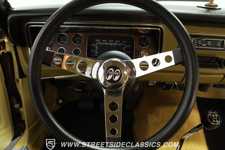 Plymouth-Duster-1975-Golden-Fawn-Gold-33