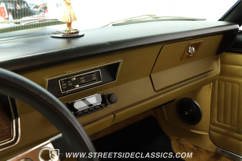 Plymouth-Duster-1975-Golden-Fawn-Gold-38