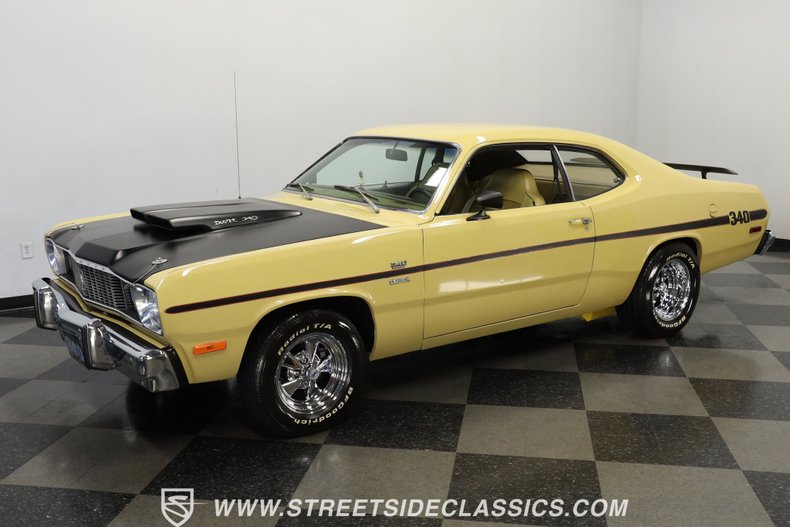Plymouth-Duster-1975-Golden-Fawn-Gold-7
