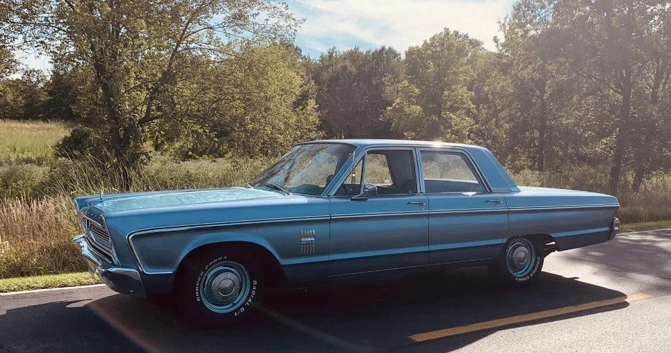 Plymouth-Fury-1966-Sedan