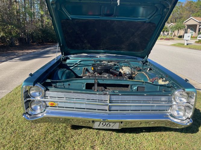 Plymouth-Fury-iii-1967-Green-12