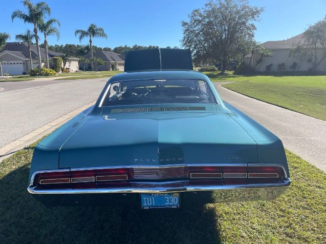 Plymouth-Fury-iii-1967-Green-4