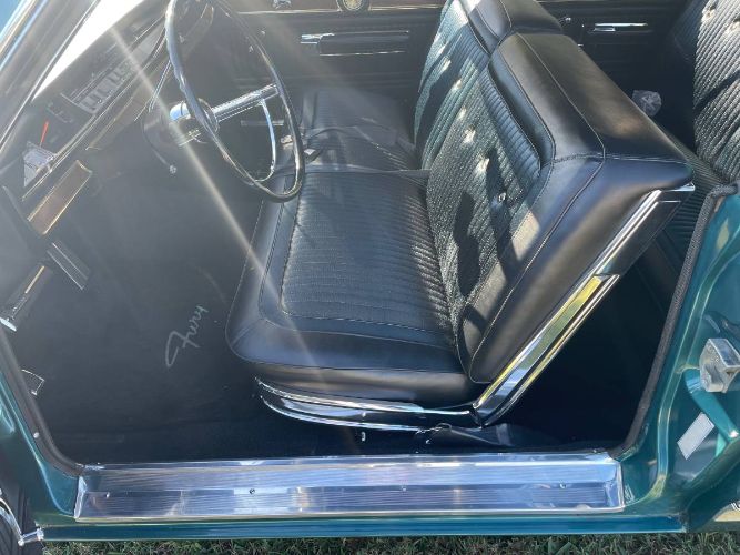Plymouth-Fury-iii-1967-Green-6