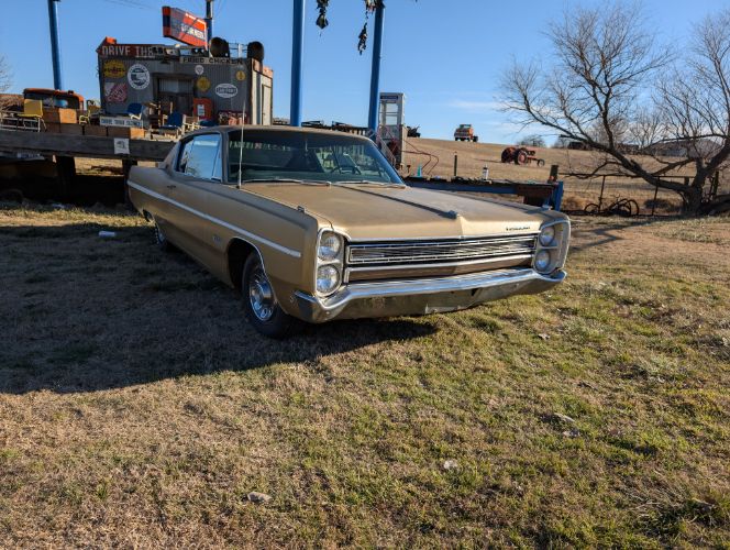 Plymouth-Fury-iii-1968-17