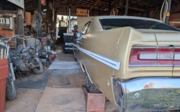 Plymouth-Fury-iii-1968-9