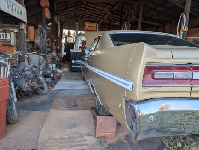 Plymouth-Fury-iii-1968-9