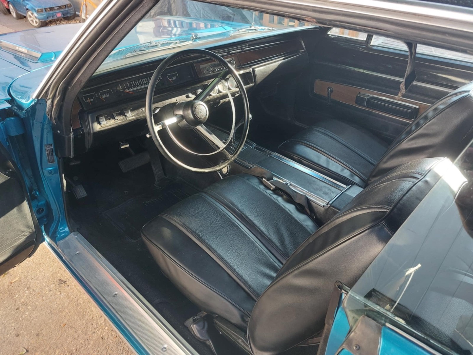 Plymouth-GTX-1968-18