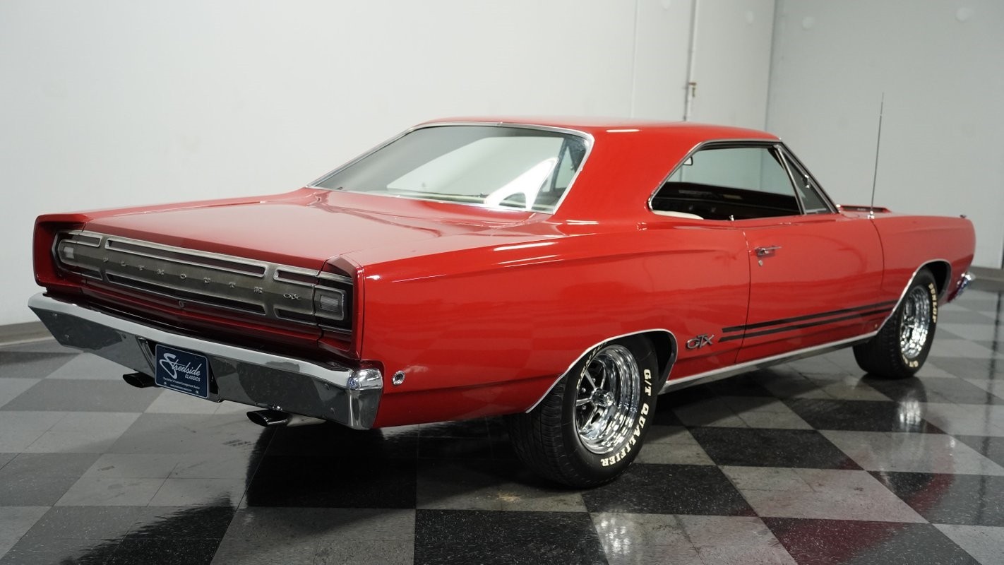 Plymouth-GTX-1968-Hardtop-11