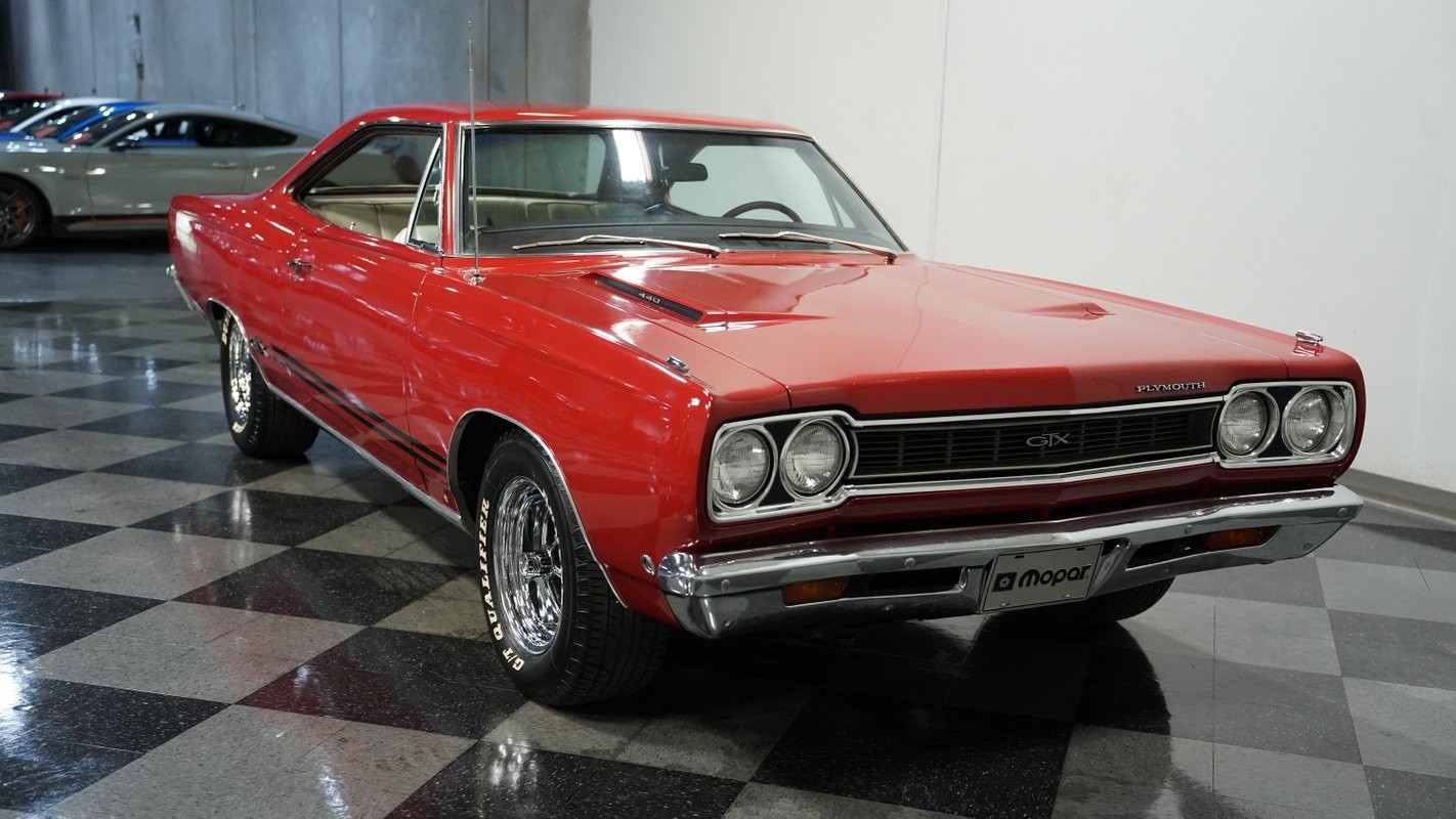 Plymouth-GTX-1968-Hardtop-14