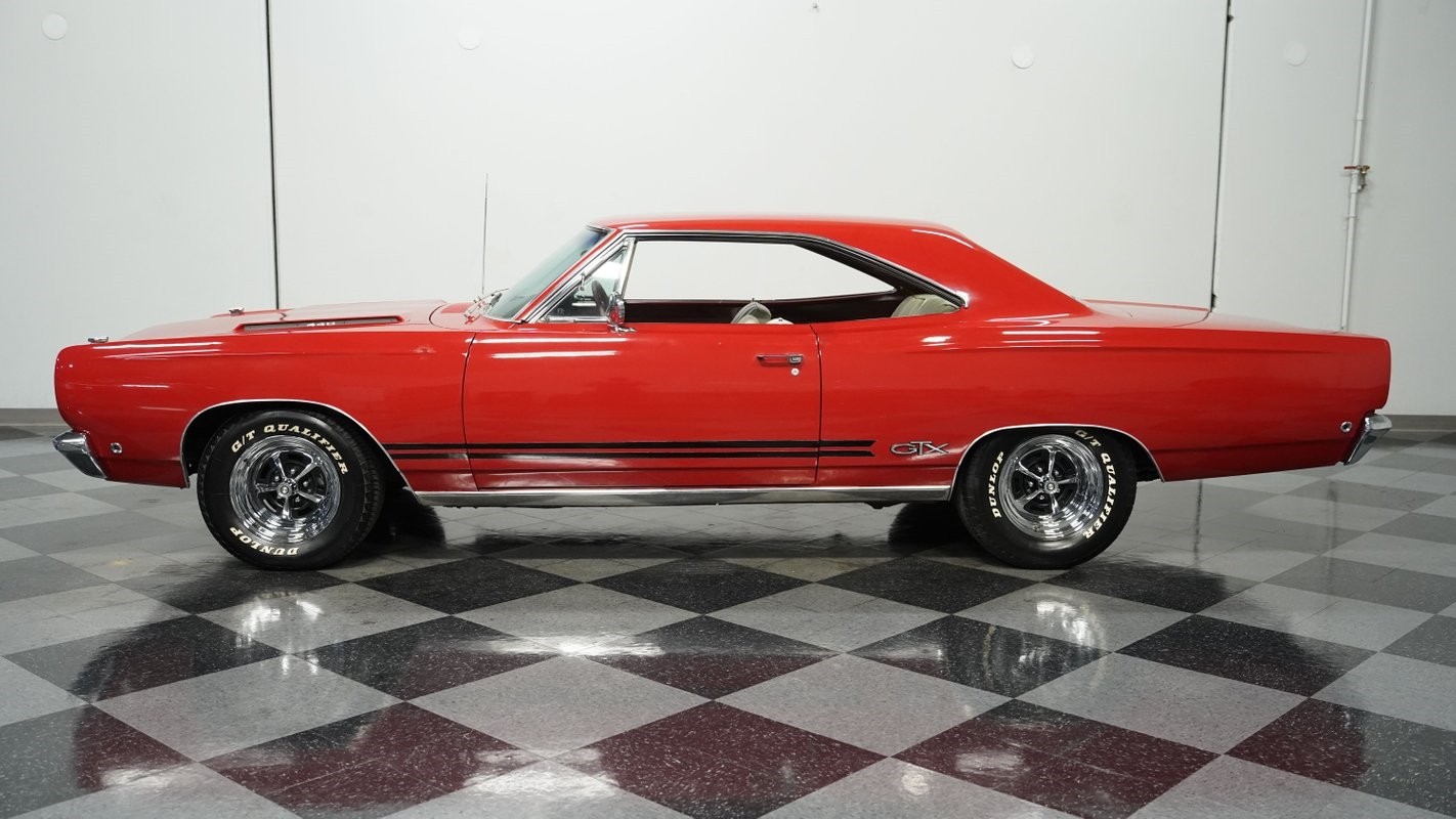 Plymouth-GTX-1968-Hardtop-2