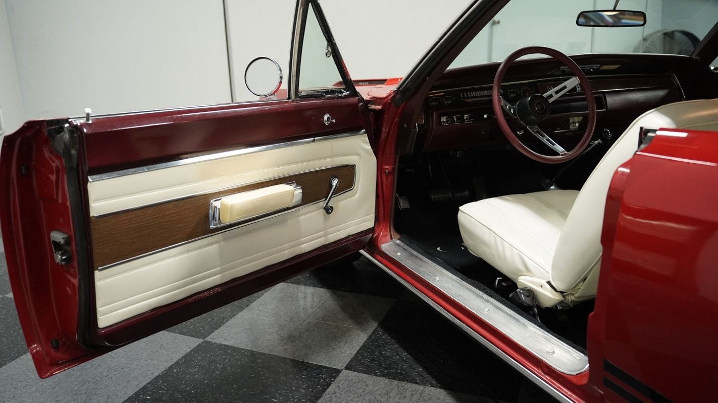 Plymouth-GTX-1968-Hardtop-28