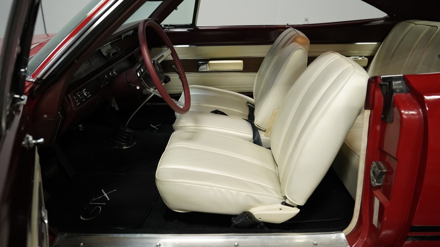 Plymouth-GTX-1968-Hardtop-29
