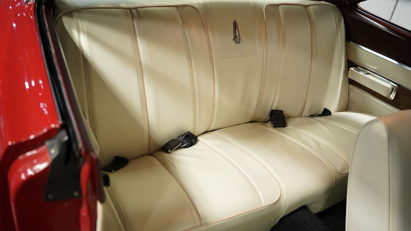 Plymouth-GTX-1968-Hardtop-37