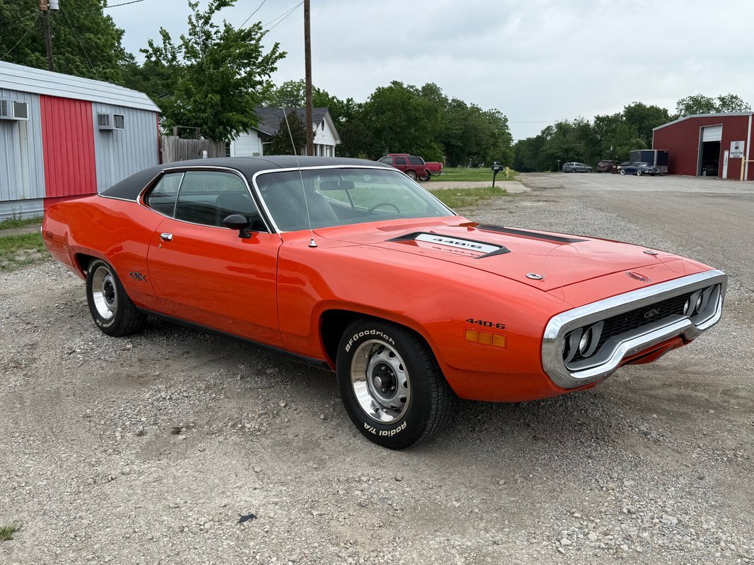 Plymouth-GTX-1971-1