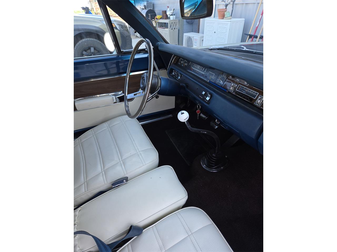 Plymouth-Gtx-1969-Sage-green-gold-Black-white-blue-1